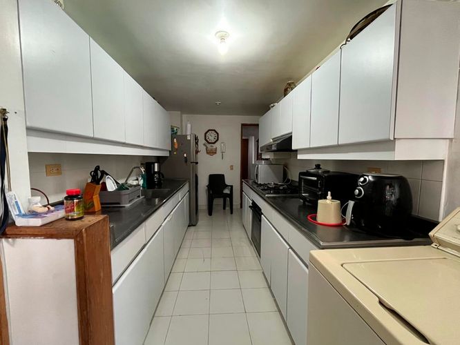 Apartamento de 2 alcobas en venta en El Poblado, Medellín, 100 m² · foto 7 de 14