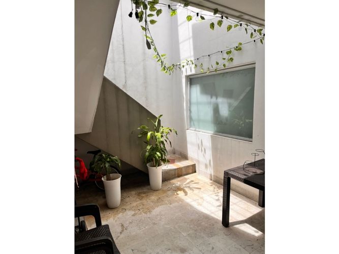 Casa de 6 alcobas en venta en Laureles, Medellín, 237 m² · foto 9 de 14