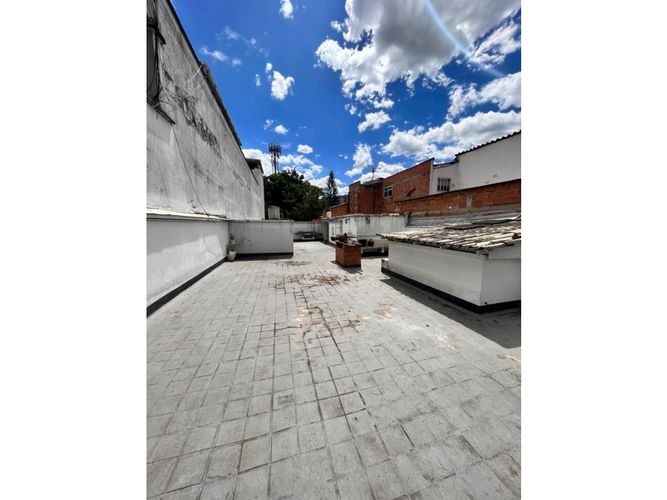 Casa de 6 alcobas en venta en Laureles, Medellín, 237 m² · foto 13 de 14