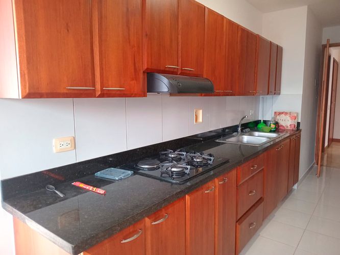 Apartamento de 3 alcobas en arriendo en El Poblado, Medellín, 195 m² · foto 5 de 20