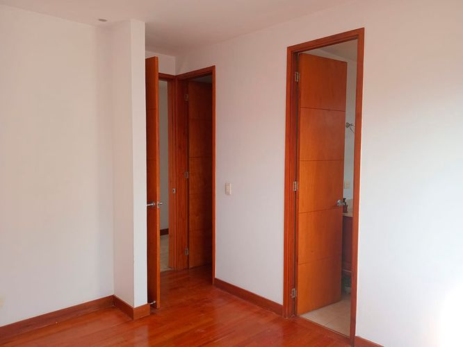 Apartamento de 3 alcobas en arriendo en El Poblado, Medellín, 195 m² · foto 8 de 20