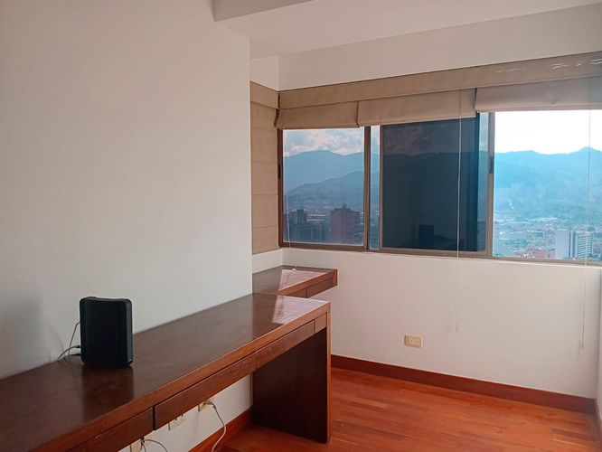 Apartamento de 3 alcobas en arriendo en El Poblado, Medellín, 195 m² · foto 10 de 20