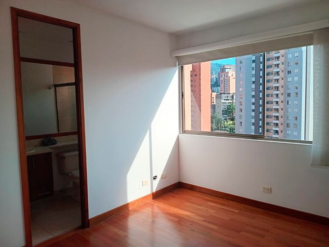 Apartamento de 3 alcobas en arriendo en El Poblado, Medellín, 195 m² · foto 15 de 20