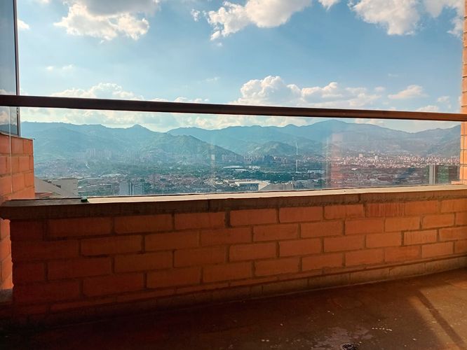 Apartamento de 3 alcobas en arriendo en El Poblado, Medellín, 195 m² · foto 19 de 20