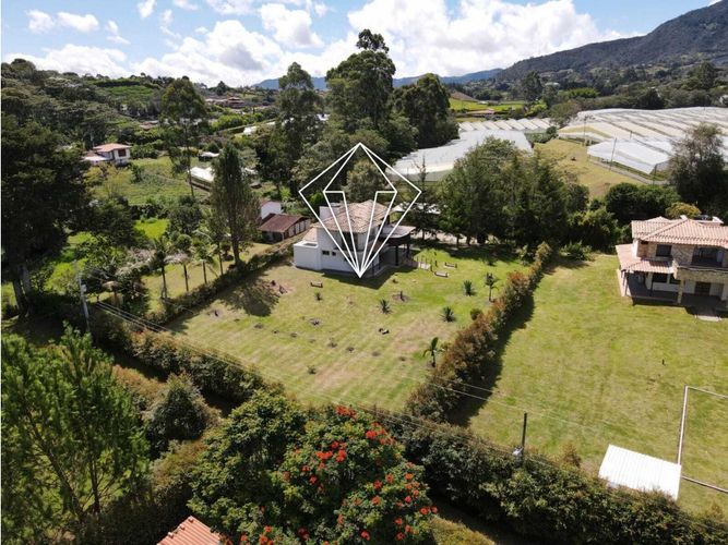Casa de 4 alcobas en venta en El Carmen De Viboral, El Carmen de Viboral, 410 m² · foto 4 de 24