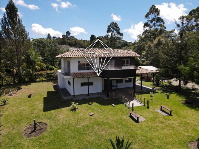 Casa de 4 alcobas en venta en El Carmen De Viboral, El Carmen de Viboral, 410 m² · foto 5 de 24
