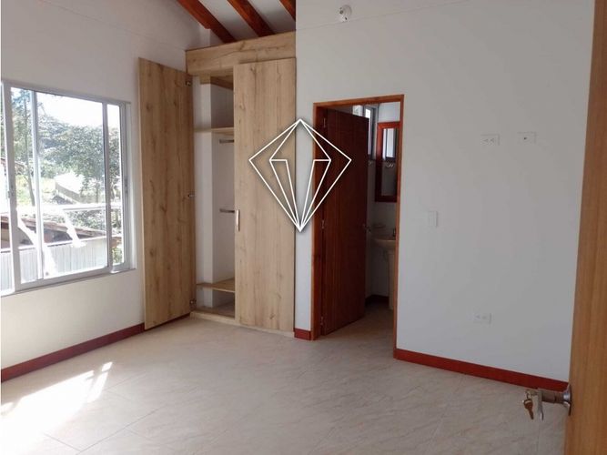 Casa de 4 alcobas en venta en El Carmen De Viboral, El Carmen de Viboral, 410 m² · foto 15 de 24