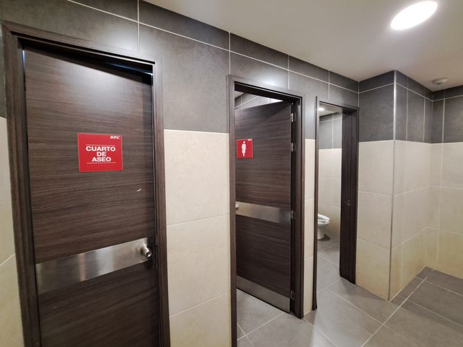 Local en venta en Laureles, Medellín, 450 m² · foto 7 de 9