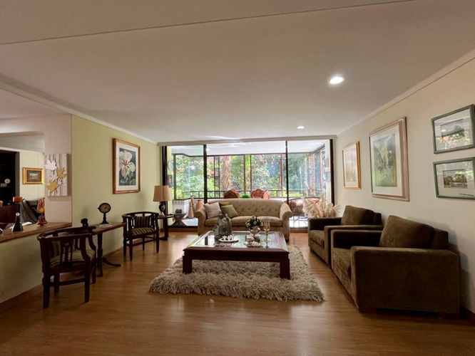 Apartamento de 3 alcobas en venta en El Poblado, Medellín, 260 m² · foto 3 de 19