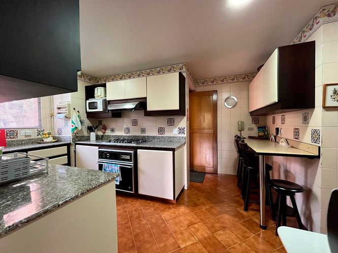 Apartamento de 3 alcobas en venta en El Poblado, Medellín, 260 m² · foto 7 de 19