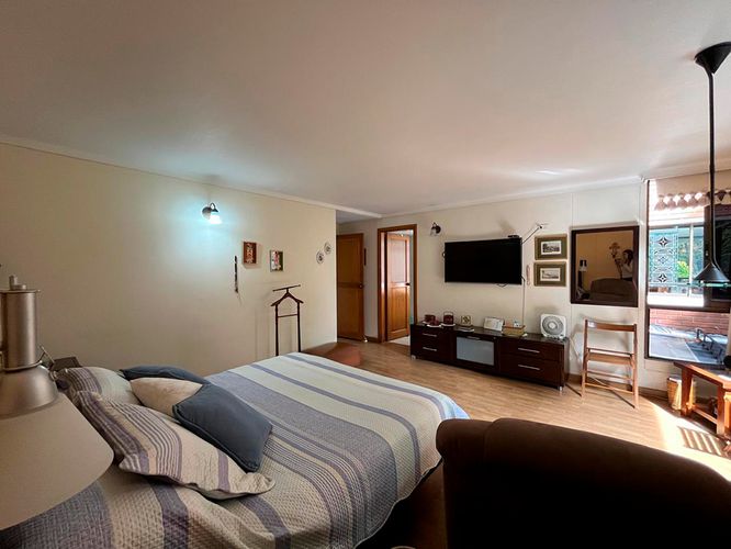 Apartamento de 3 alcobas en venta en El Poblado, Medellín, 260 m² · foto 10 de 19