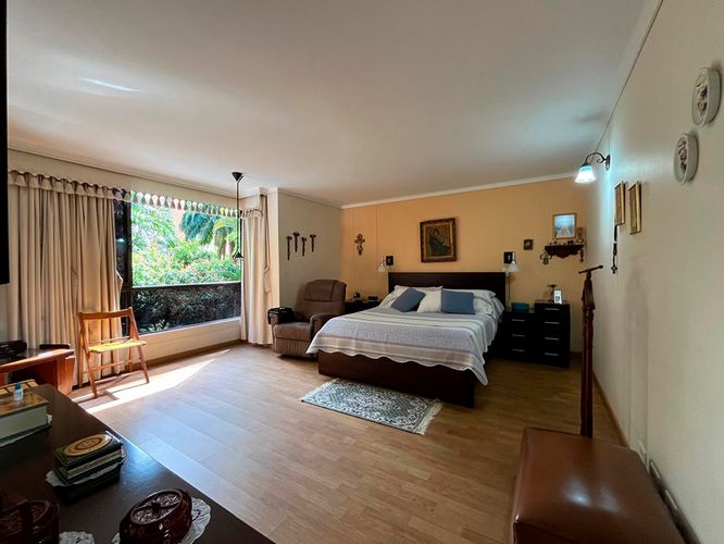 Apartamento de 3 alcobas en venta en El Poblado, Medellín, 260 m² · foto 11 de 19