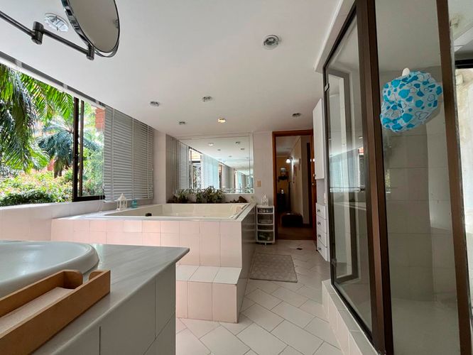Apartamento de 3 alcobas en venta en El Poblado, Medellín, 260 m² · foto 12 de 19