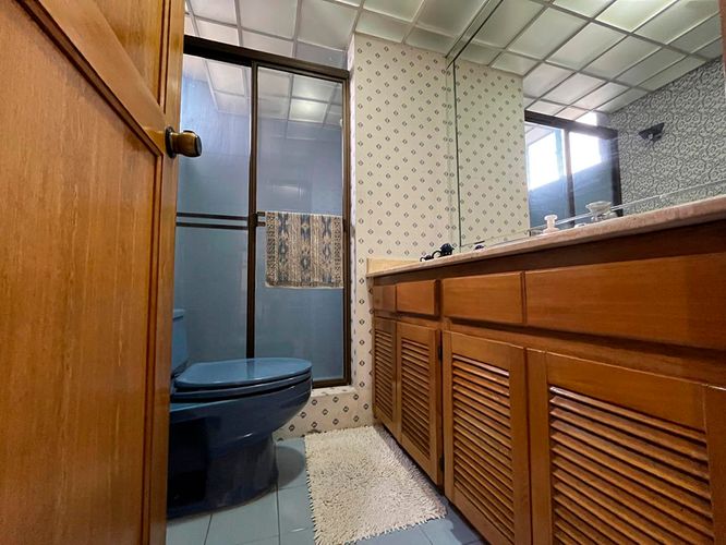Apartamento de 3 alcobas en venta en El Poblado, Medellín, 260 m² · foto 16 de 19