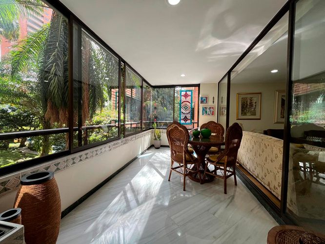 Apartamento de 3 alcobas en venta en El Poblado, Medellín, 260 m² · foto 17 de 19
