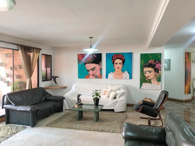 Apartamento de 3 alcobas en venta en El Poblado, Medellín, 196 m² · foto 3 de 20