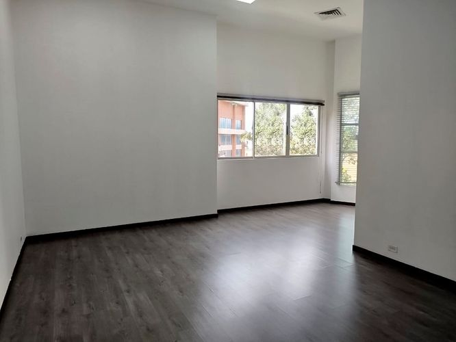 Oficina en arriendo en El Poblado, Medellín, 48 m² · foto 2 de 17