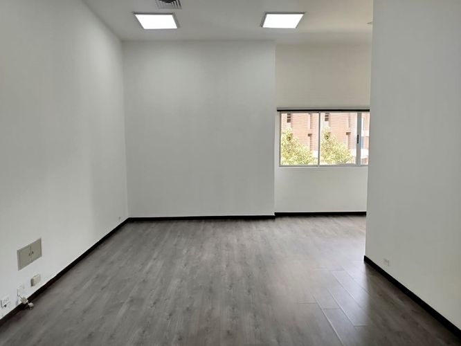 Oficina en arriendo en El Poblado, Medellín, 48 m² · foto 3 de 17