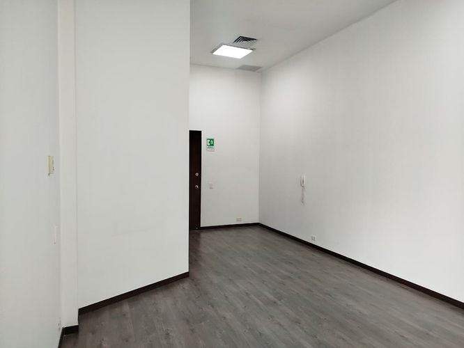 Oficina en arriendo en El Poblado, Medellín, 48 m² · foto 8 de 17