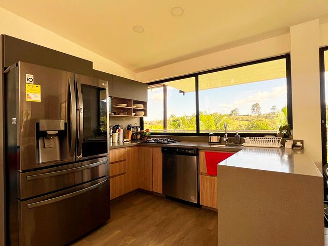 Casa de 5 alcobas en venta en Guarne, 260 m² · foto 5 de 18