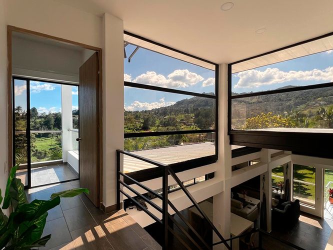 Casa de 5 alcobas en venta en Guarne, 260 m² · foto 6 de 18