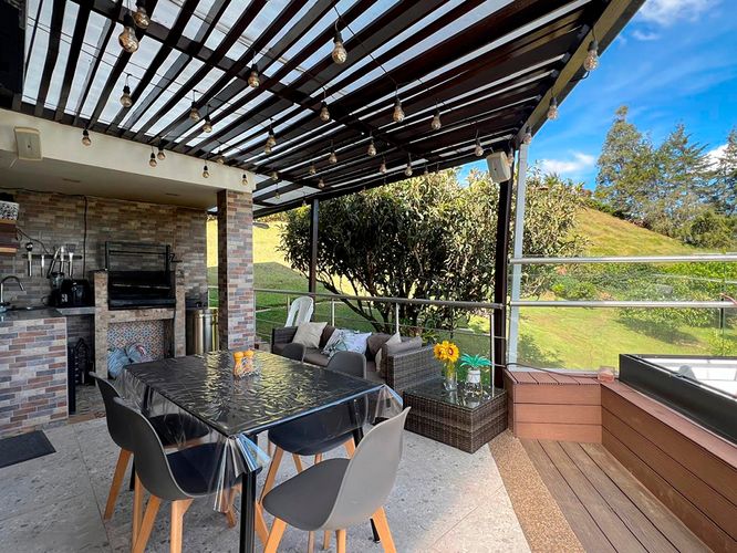 Casa de 5 alcobas en venta en Guarne, 260 m² · foto 16 de 18