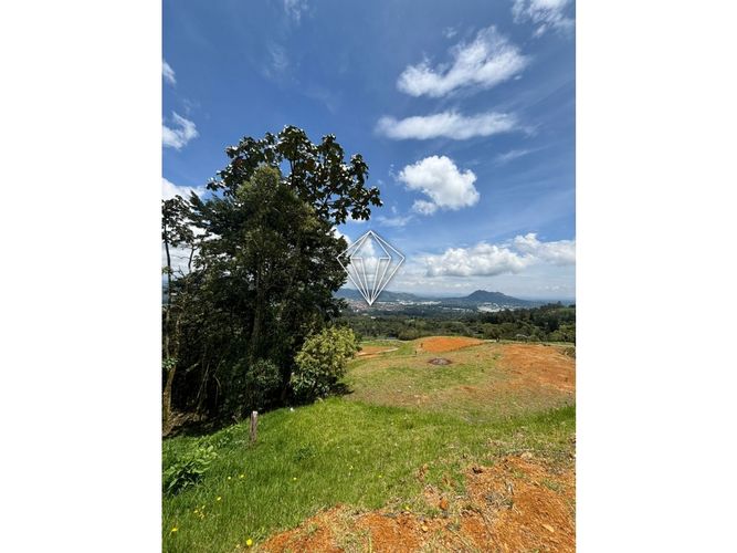 Lote en venta en Lomitas, La Ceja, 1780 m² · foto 3 de 13