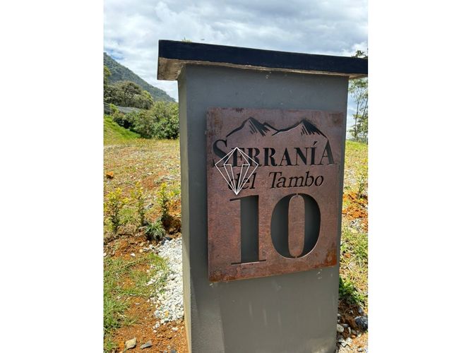 Lote en venta en Lomitas, La Ceja, 1780 m² · foto 8 de 13