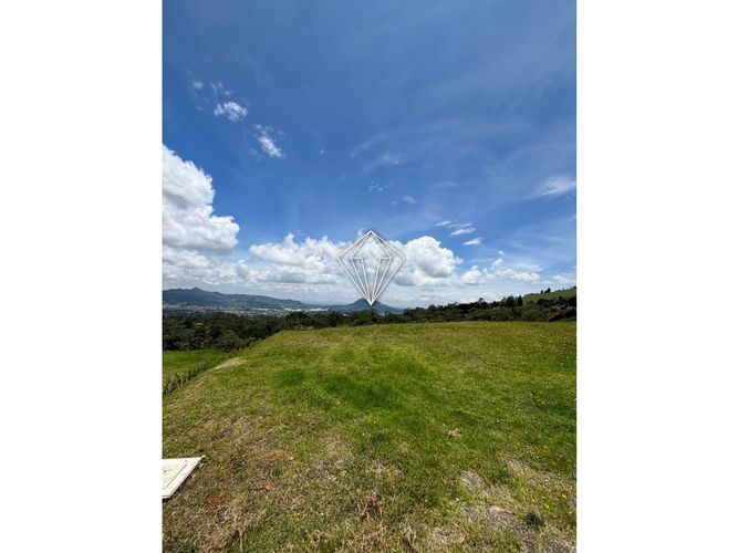 Lote en venta en Lomitas, La Ceja, 1780 m² · foto 10 de 13