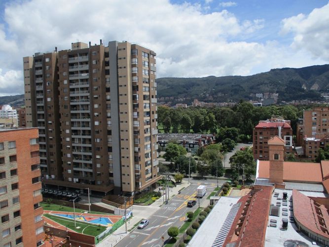 Apartamento de 5 alcobas en venta en La Calleja, Bogotá, 251 m² · foto 2 de 24