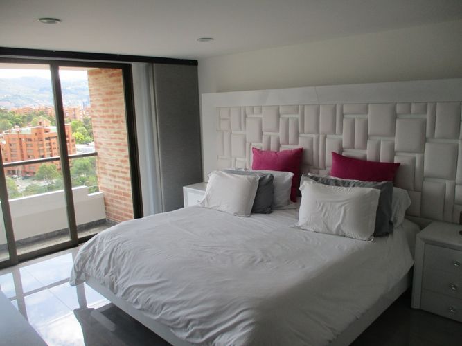 Apartamento de 5 alcobas en venta en La Calleja, Bogotá, 251 m² · foto 13 de 24