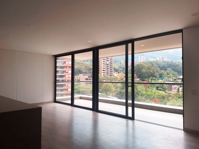 Apartamento de 2 alcobas en arriendo en El Poblado, Medellín, 108 m² · foto 3 de 17