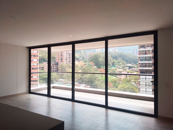 Apartamento de 2 alcobas en arriendo en El Poblado, Medellín, 108 m² · foto 4 de 17