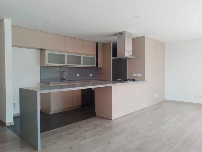Apartamento de 2 alcobas en arriendo en El Poblado, Medellín, 108 m² · foto 7 de 17