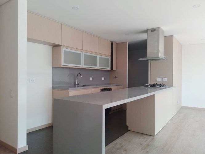 Apartamento de 2 alcobas en arriendo en El Poblado, Medellín, 108 m² · foto 8 de 17