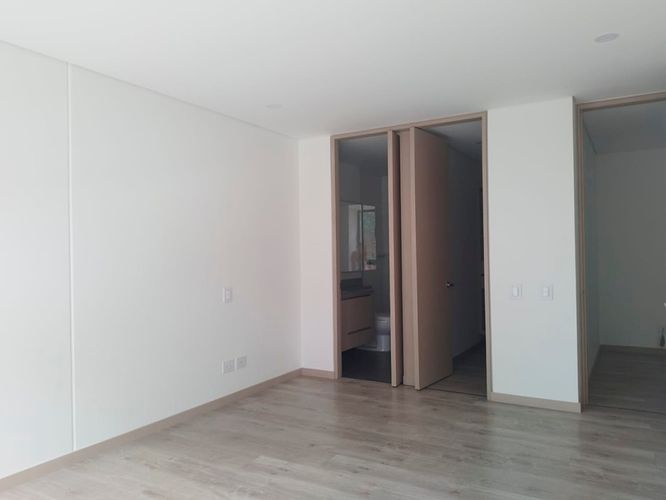 Apartamento de 2 alcobas en arriendo en El Poblado, Medellín, 108 m² · foto 9 de 17
