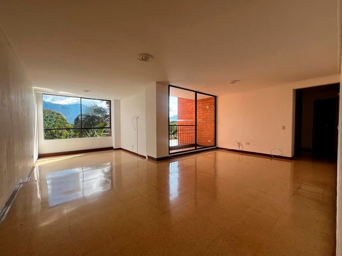 Apartamento de 3 alcobas en arriendo en El Poblado, Medellín, 109 m² · foto 2 de 15