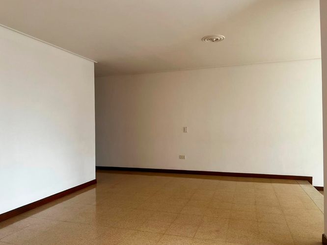 Apartamento de 3 alcobas en arriendo en El Poblado, Medellín, 109 m² · foto 4 de 15