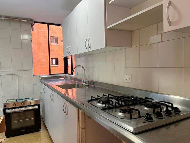 Apartamento de 3 alcobas en arriendo en El Poblado, Medellín, 109 m² · foto 5 de 15