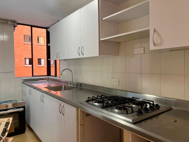 Apartamento de 3 alcobas en arriendo en El Poblado, Medellín, 109 m² · foto 6 de 15