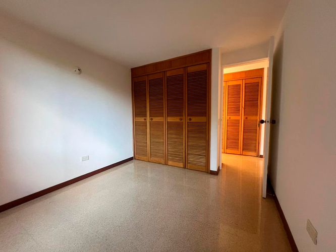 Apartamento de 3 alcobas en arriendo en El Poblado, Medellín, 109 m² · foto 8 de 15
