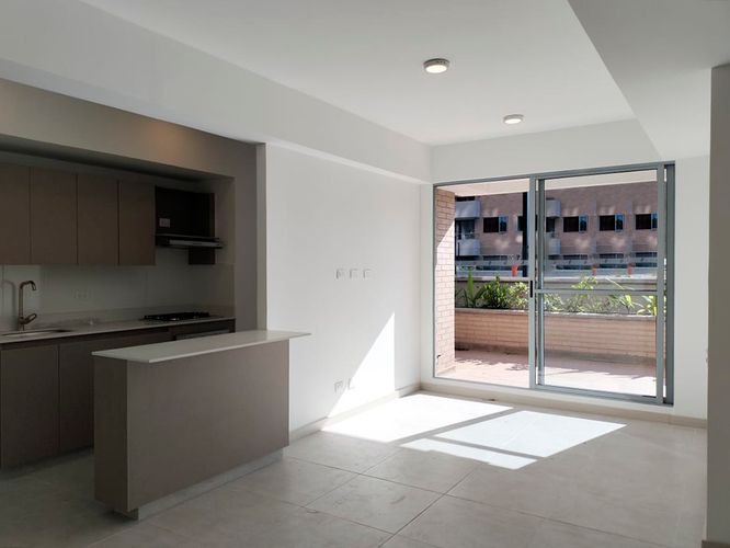 Apartamento de 3 alcobas en arriendo en Otraparte, Envigado, 82 m² · foto 3 de 18