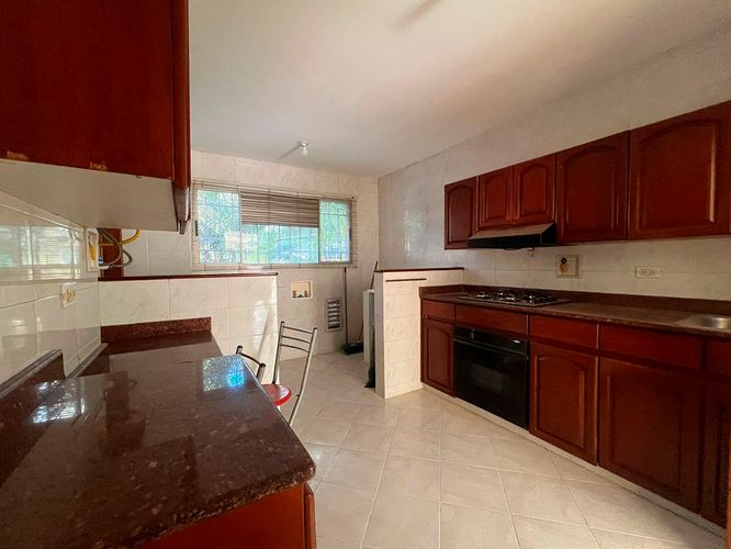 Apartamento de 3 alcobas en venta en El Poblado, Medellín, 260 m² · foto 5 de 17