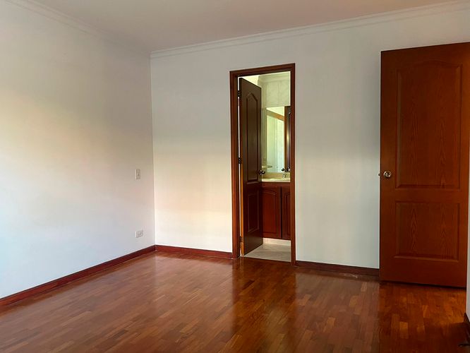 Apartamento de 3 alcobas en venta en El Poblado, Medellín, 260 m² · foto 6 de 17