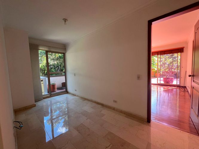 Apartamento de 3 alcobas en venta en El Poblado, Medellín, 260 m² · foto 9 de 17