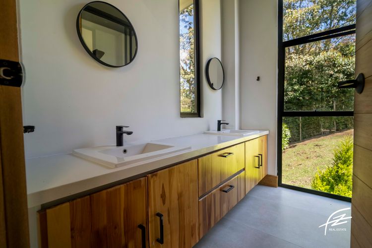 Casa de 5 alcobas en venta en La Ceja, 800 m² · foto 3 de 24