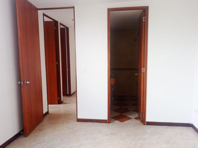 Apartamento de 3 alcobas en arriendo en Transversal Inferior, Medellín, 79 m² · foto 13 de 20