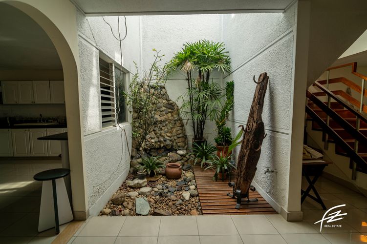 Casa de 5 alcobas en venta en Los Colores, Medellín, 320 m² · foto 5 de 18