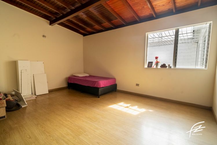 Casa de 5 alcobas en venta en Los Colores, Medellín, 320 m² · foto 8 de 18