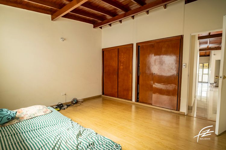 Casa de 5 alcobas en venta en Los Colores, Medellín, 320 m² · foto 11 de 18